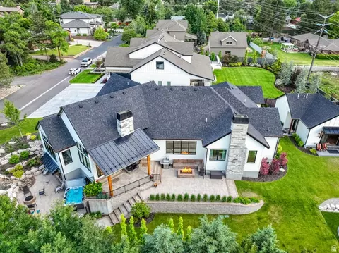 8122 S Willow Creek Cv, Cottonwood Heights, UT 84093