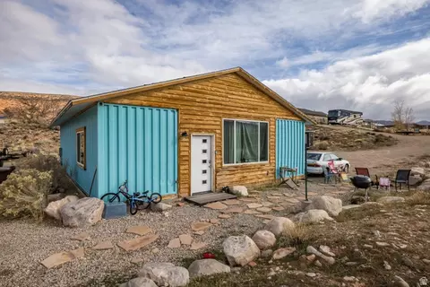 58 Mt Peale Dr E, Moab, UT 84532