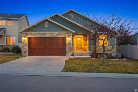 3856 W Coastal Dune Dr, South Jordan, UT 84009