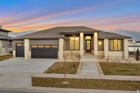 298 N Amber Ln W, Layton, UT 84041