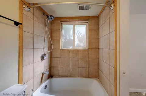 Bath - 615 Rosetree Ln, Moab, UT 84532 photo 3 of 3