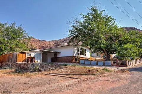 Exterior - 615 Rosetree Ln, Moab, UT 84532 photo 3 of 13
