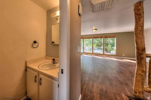 Bath - 615 Rosetree Ln, Moab, UT 84532 photo 1 of 3
