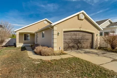 828 W Chartres Ave S, Sandy, UT 84070