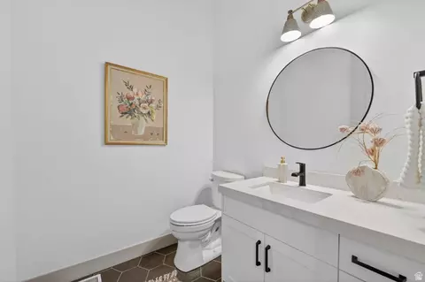 Bath - 1096 N 1000 E, Mapleton, UT 84664 photo 1 of 10