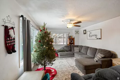 Living - 420 E 600 S, Payson, UT 84651 photo 1 of 2