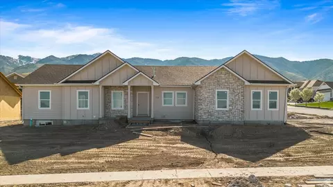 108 N 900 E, Hyde Park, UT 84318