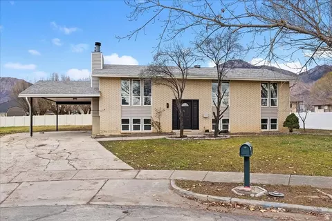 1212 N Virginia Ave, Harrisville, UT 84404