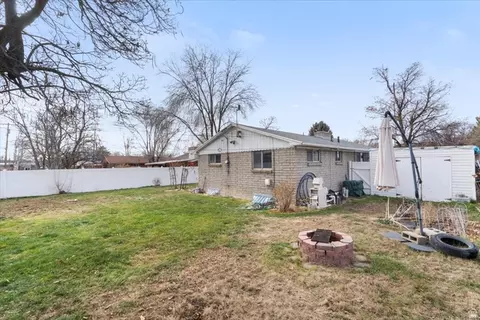 Exterior - 1533 S 200 E, Orem, UT 84058 photo 2 of 3