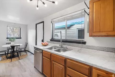 Kitchen - 1533 S 200 E, Orem, UT 84058 photo 3 of 5