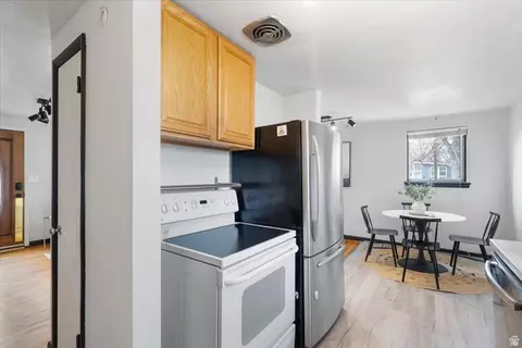 Kitchen - 1533 S 200 E, Orem, UT 84058 photo 4 of 5