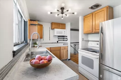 Kitchen - 1533 S 200 E, Orem, UT 84058 photo 1 of 5