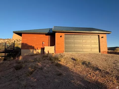 Exterior - 16 E Pioneer Dr, Moab, UT 84532 photo 15 of 19