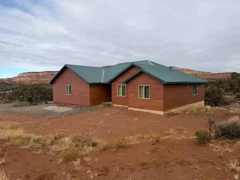 Exterior - 16 E Pioneer Dr, Moab, UT 84532 photo 18 of 19