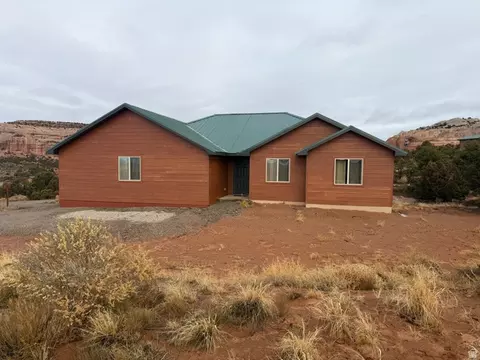 Exterior - 16 E Pioneer Dr, Moab, UT 84532 photo 17 of 19