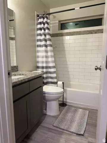 Bath - 16 E Pioneer Dr, Moab, UT 84532 photo 3 of 3