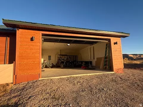 Exterior - 16 E Pioneer Dr, Moab, UT 84532 photo 11 of 19