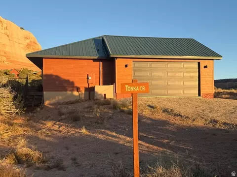 Exterior - 16 E Pioneer Dr, Moab, UT 84532 photo 6 of 19