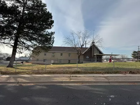 564 S 800 E, Clearfield, UT 84015