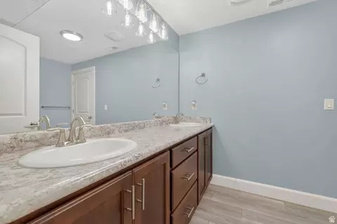 Bath - 1222 W 190 N, Mapleton, UT 84664 photo 4 of 5