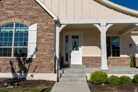 Exterior - 1222 W 190 N, Mapleton, UT 84664 photo 3 of 6