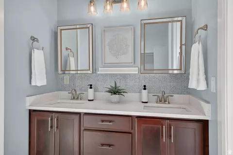 Bath - 1222 W 190 N, Mapleton, UT 84664 photo 2 of 5