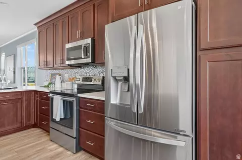 Kitchen - 1222 W 190 N, Mapleton, UT 84664 photo 4 of 6