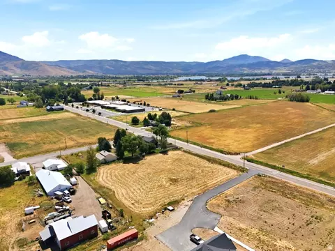 5690 E 1900 N, Eden, UT 84310 photo 16