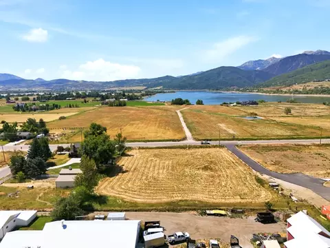 5690 E 1900 N, Eden, UT 84310 photo 2