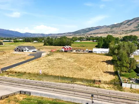 5690 E 1900 N, Eden, UT 84310 photo 8