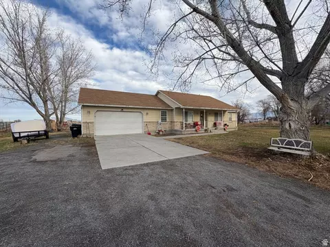 231 E North St, Grantsville, UT 84029