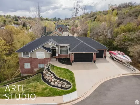 1907 N Bridge Ct, Layton, UT 84040