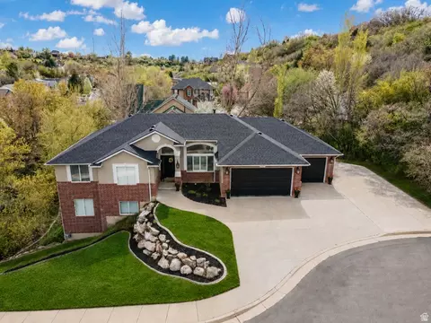 1907 N Bridge Ct, Layton, UT 84040