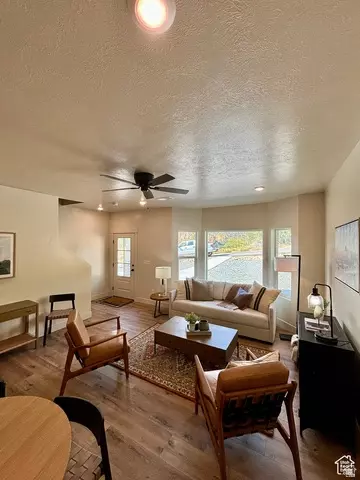 Living - 421 E White Sands Way #D, Orderville, UT 84758 photo 1 of 3