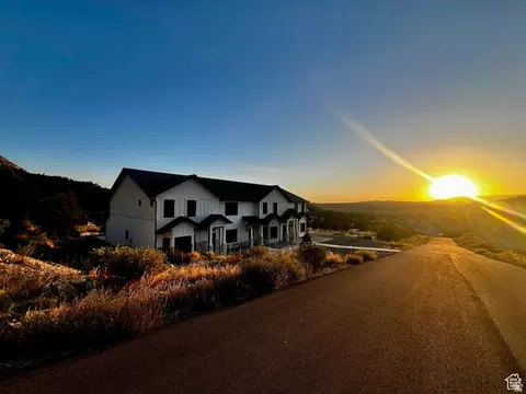 Exterior - 421 E White Sands Way #D, Orderville, UT 84758 photo 2 of 4