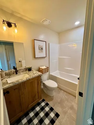 Bath - 421 E White Sands Way #D, Orderville, UT 84758 photo 3 of 3