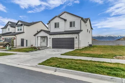 Exterior - 2811 S 2425 W, Syracuse, UT 84075 photo 2 of 6