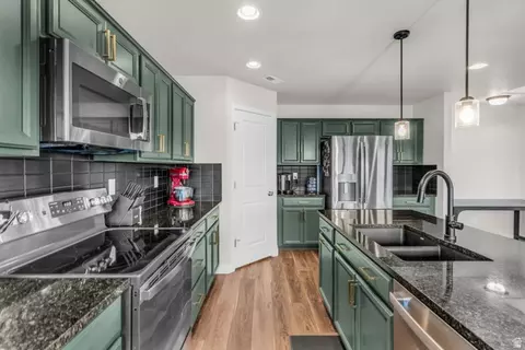 Kitchen - 2811 S 2425 W, Syracuse, UT 84075 photo 3 of 4