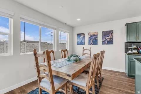 Dining - 2811 S 2425 W, Syracuse, UT 84075 photo 2 of 2