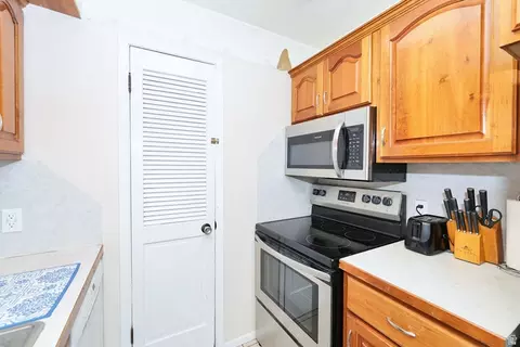 Kitchen - 5321 S 580 E #F, Murray, UT 84107 photo 3 of 3