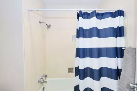 Bath - 5321 S 580 E #F, Murray, UT 84107 photo 3 of 3