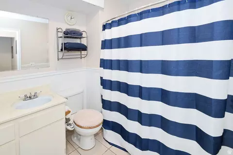 Bath - 5321 S 580 E #F, Murray, UT 84107 photo 1 of 3