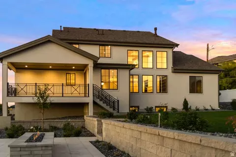 5 W Summerhill Ln, Centerville, UT 84014