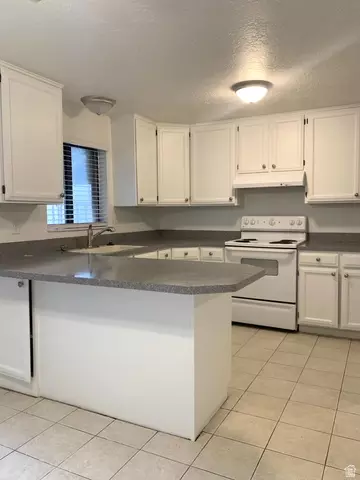 Kitchen - 4014 S Porter, South Ogden, UT 84403 photo 2 of 3