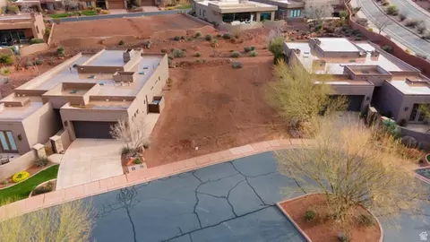 2085 N Tuweap Dr #16, Saint George, UT 84770