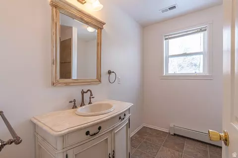 Bath - 1045 Fox Farm Rd, Logan, UT 84321 photo 8 of 8