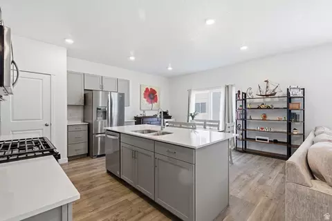 522 N Scuttlebutt Ln, Saratoga Springs, UT 84045