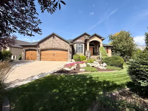 1076 W Mountain Orchard Dr, Pleasant View, UT 84414