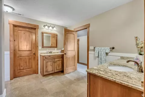Bath - 896 W 675 S, Mapleton, UT 84664 photo 7 of 10