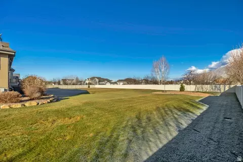 Exterior - 896 W 675 S, Mapleton, UT 84664 photo 4 of 11